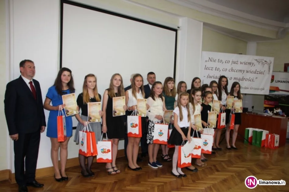 Nagrodzono najlepszych uczniów - zdjęcie 2