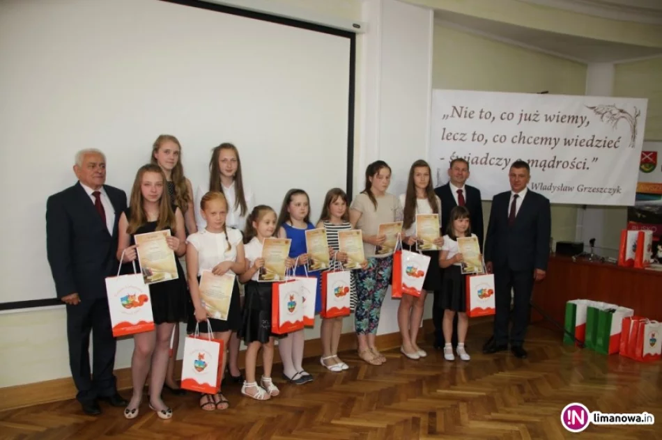 Nagrodzono najlepszych uczniów - zdjęcie 3