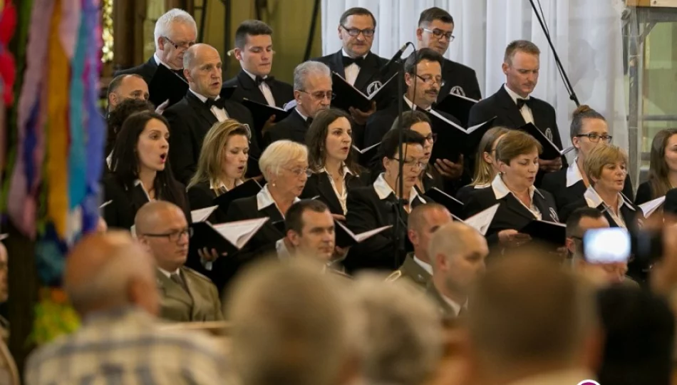 Niezwykły koncert z bisami i owacją na stojąco - zdjęcie 1