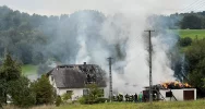 Pożar domu i zabudowań gospodarczych - zdjęcie 2