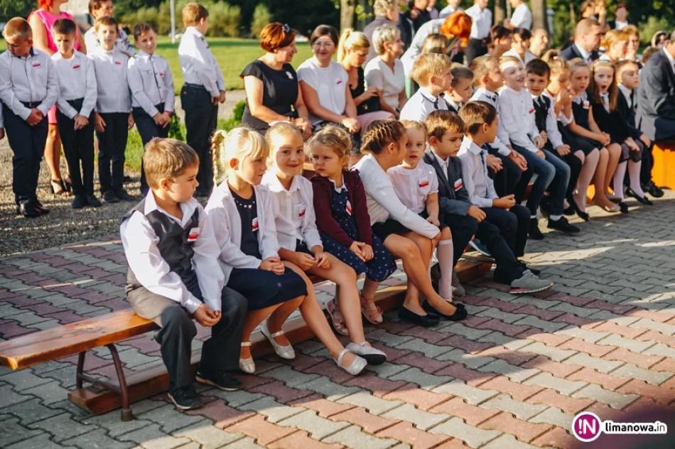 Prezes IPN zainaugurował w Stróży rok szkolny 2018/2019 - zdjęcie 2