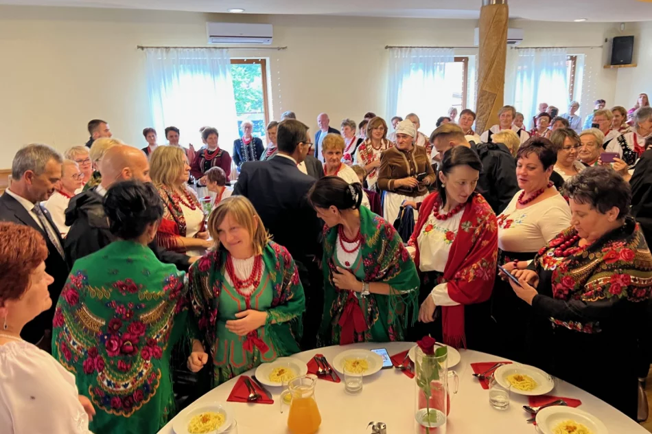 Wizyta Premiera na Kongresie KGW - zdjęcie 2