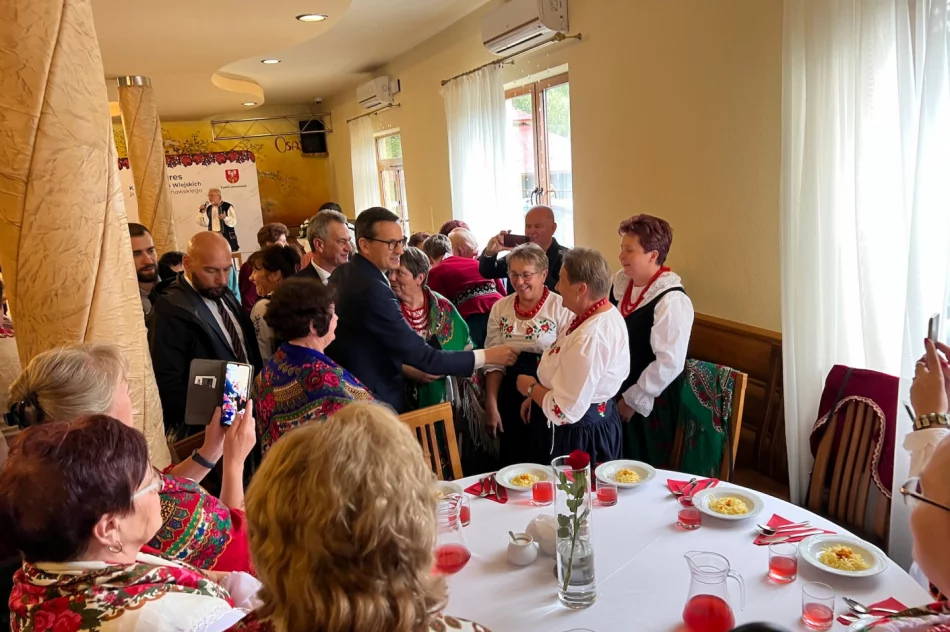 Wizyta Premiera na Kongresie KGW - zdjęcie 6