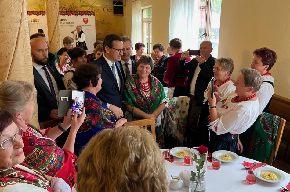 Wizyta Premiera na Kongresie KGW - zdjęcie 9