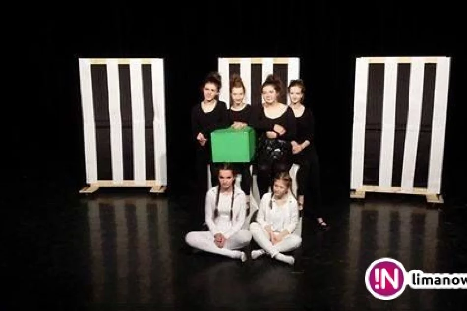 Zwycięstwo „ Hydry'na XVII Małopolskim Spotkaniu Teatrów Gimnazjalnych - zdjęcie 4