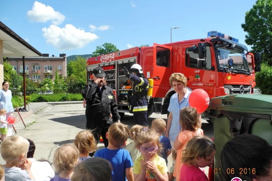 Wizyta Strażaków w Żłobku Miejskim w Limanowej - zdjęcie 2