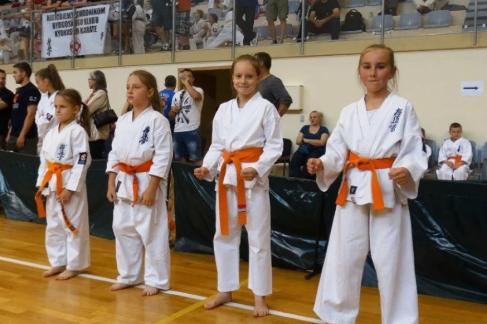 Drugie miejsce w klasyfikacji drużynowej i 13 medali dla zawodników ARS Klub Kyokushinkai - zdjęcie 2