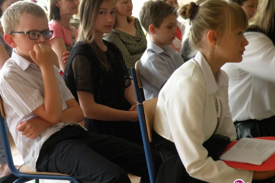 III Międzyszkolny konkurs Recytatorski „Matka, matula, mateńka” - zdjęcie 4