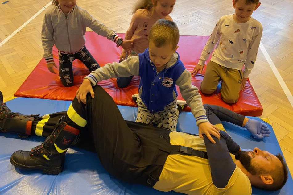 Pierwsza pomoc przedmedyczna dla dzieci ze Szkoły Podstawowej w  Pisarzowej - zdjęcie 5