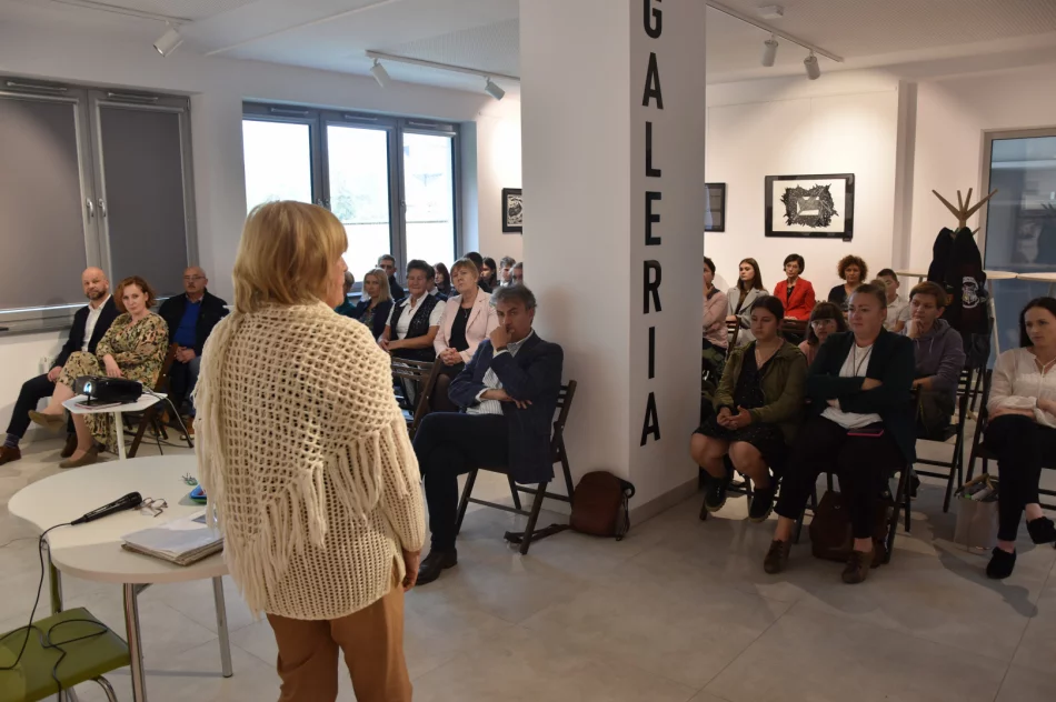 Dobiegła końca realizacja projektu „Tytus Czyżewski – pierwszy elektromagnetyczny poeta i malarz z Przyszowej” - zdjęcie 4