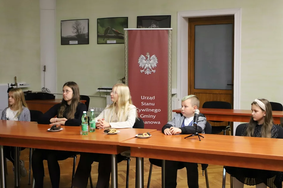 Wręczenie nagród w konkursie plastycznym z okazji 30-lecia Gminy Limanowa - zdjęcie 3