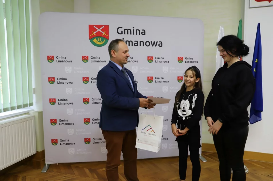 Wręczenie nagród w konkursie plastycznym z okazji 30-lecia Gminy Limanowa - zdjęcie 20