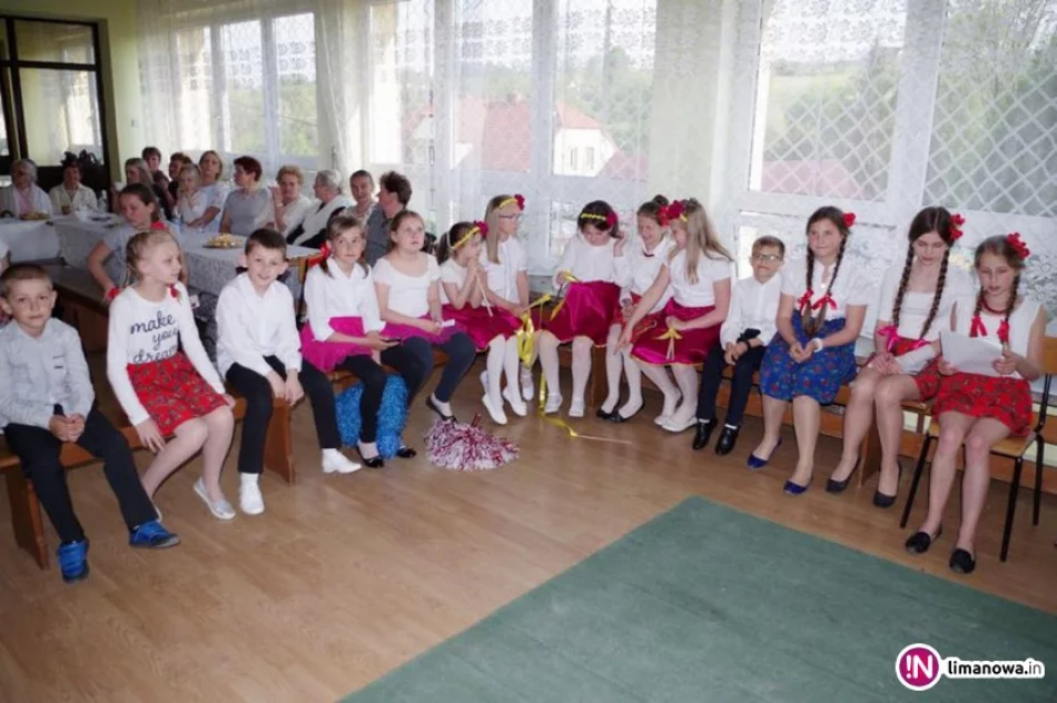 Dzień Matki w Świetlicy Wiejskiej w Pisarzowej - zdjęcie 2