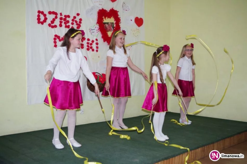 Dzień Matki w Świetlicy Wiejskiej w Pisarzowej - zdjęcie 3