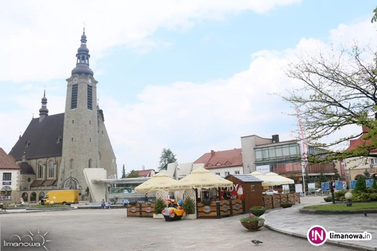 Otwarcie letniego ogródka gastronomicznego w rynku