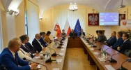 Wiceminister o trudnej sytuacji. "Pomóc ludziom przetrwać zimę" - zdjęcie 2