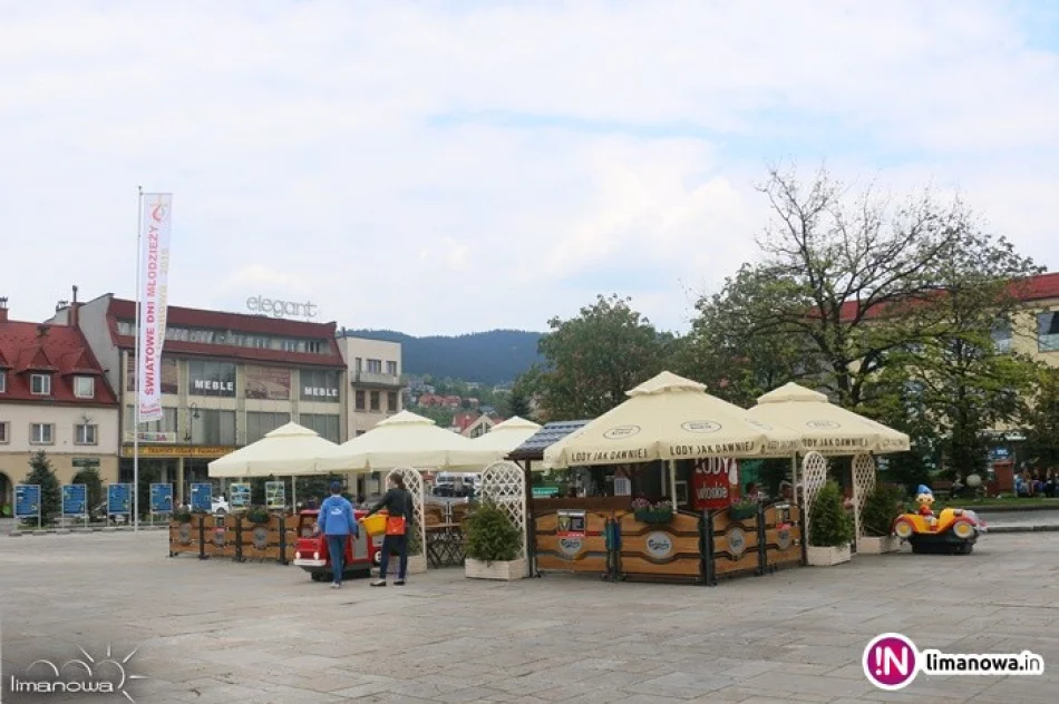 Otwarcie letniego ogródka gastronomicznego w rynku - zdjęcie 4