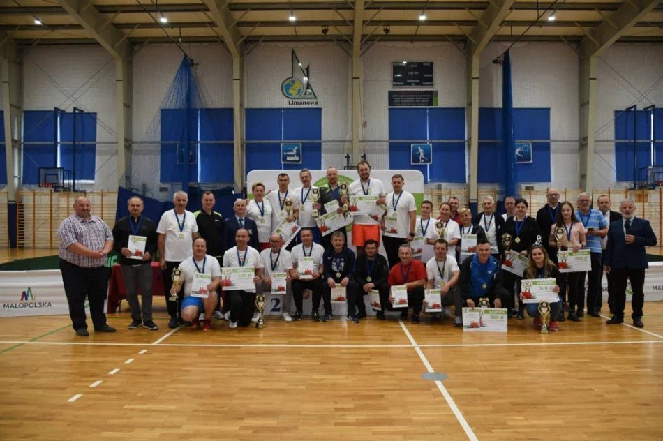 Samorządowa rywalizacja w ping-ponga - zdjęcie 12