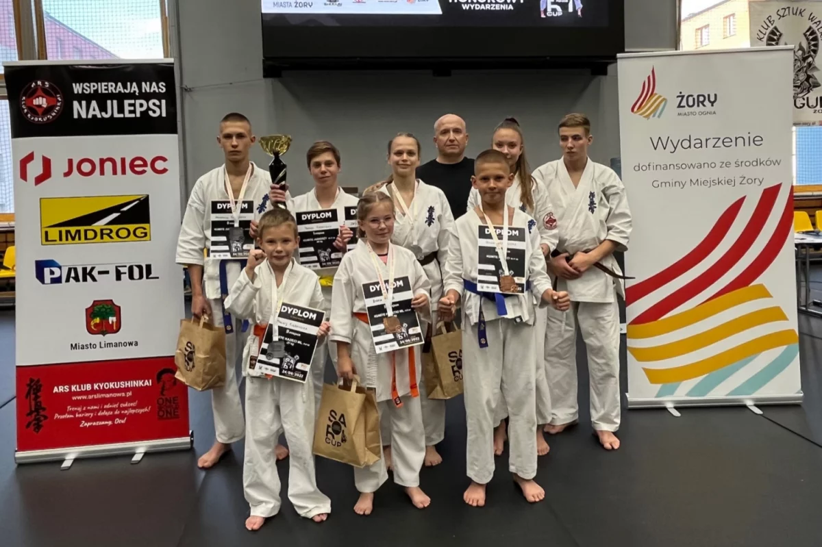 Udany początek sezonu karateków ARS Limanowa JONIEC Team – 6 medali wywalczonych na SARI CUP w Żorach