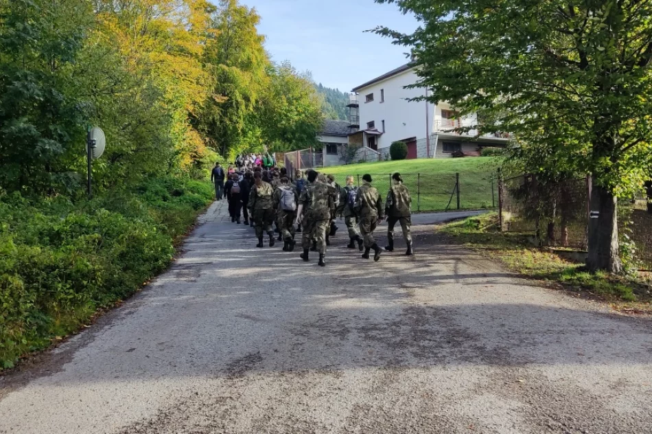 Rajd dla młodzieży z okazji ważnej rocznicy - zdjęcie 3