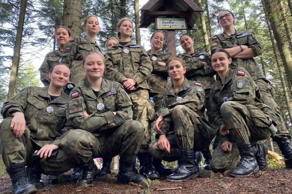 Rajd dla młodzieży z okazji ważnej rocznicy - zdjęcie 15