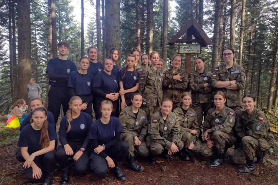 Rajd dla młodzieży z okazji ważnej rocznicy - zdjęcie 16