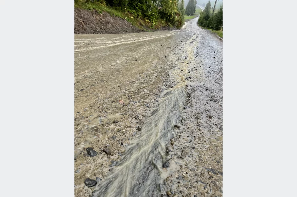CBA w Urzędzie Gminy. A na czymś takim położono nowy asfalt - zdjęcie 6