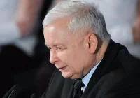 Prezes PiS na klubie: zmiany premiera nie będzie; zmiany na poziomie rządowym są możliwe - zdjęcie główne