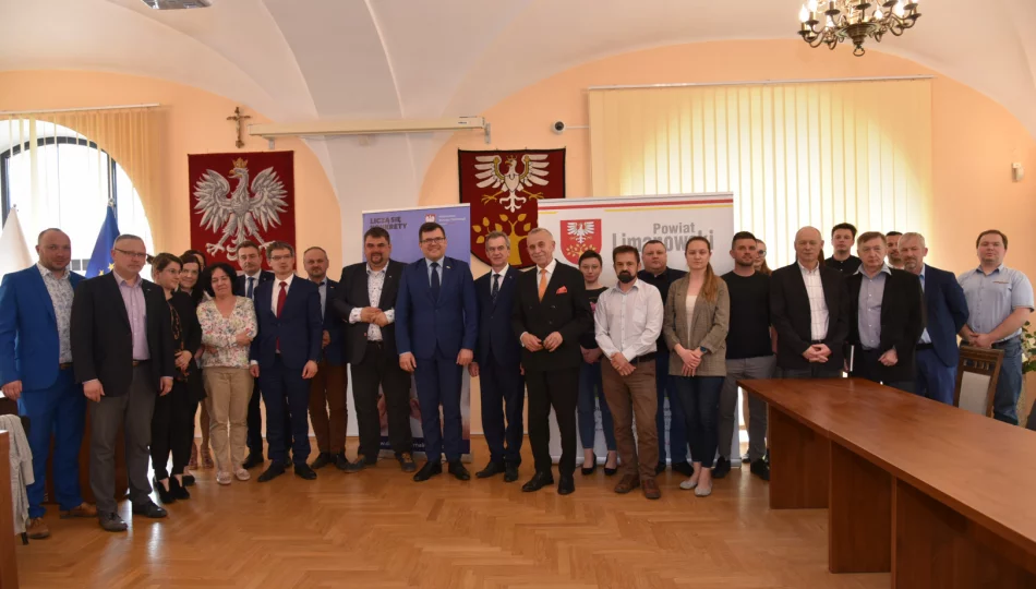 Samorządowcy będą rządzić pół roku dłużej - Sejm przyjął ustawę - zdjęcie 1