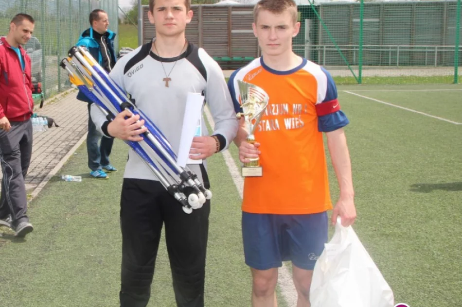 Stara Wieś I obrońcą tytułu Mistrza Gminy w „6-tkach” piłkarskich! - zdjęcie 4