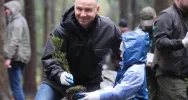 Prezydent zachęcał do sadzenia drzew - zdjęcie 2