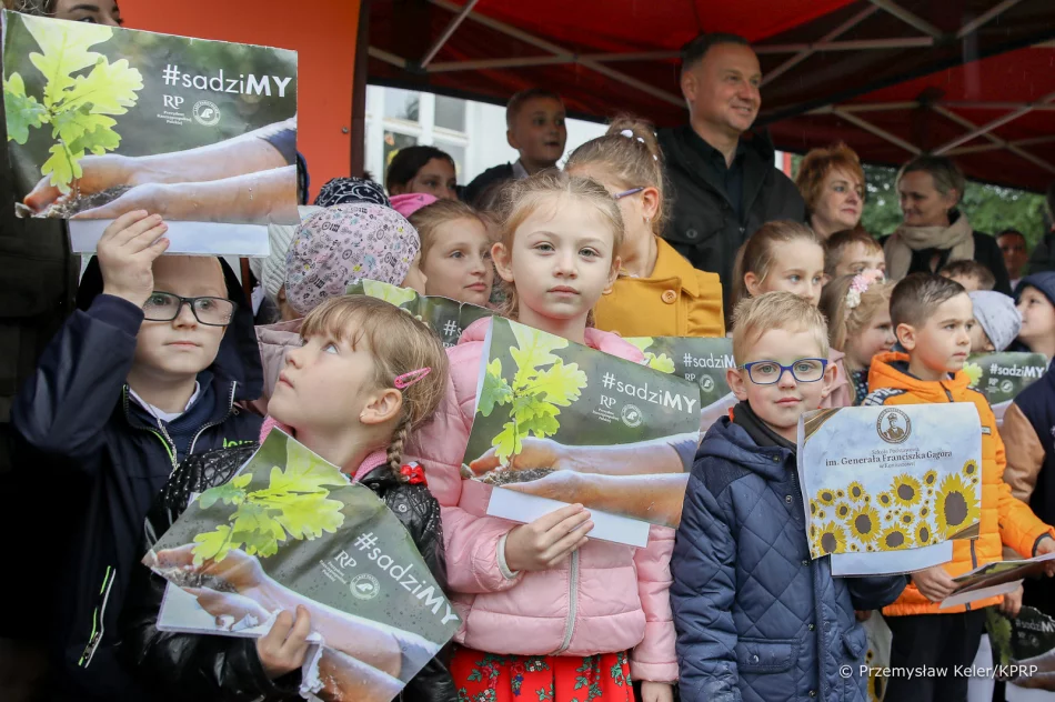 Prezydent zachęcał do sadzenia drzew - zdjęcie 3