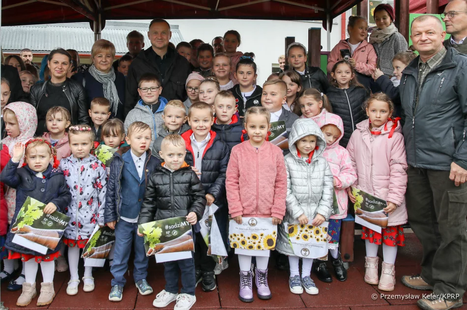 Prezydent zachęcał do sadzenia drzew - zdjęcie 6