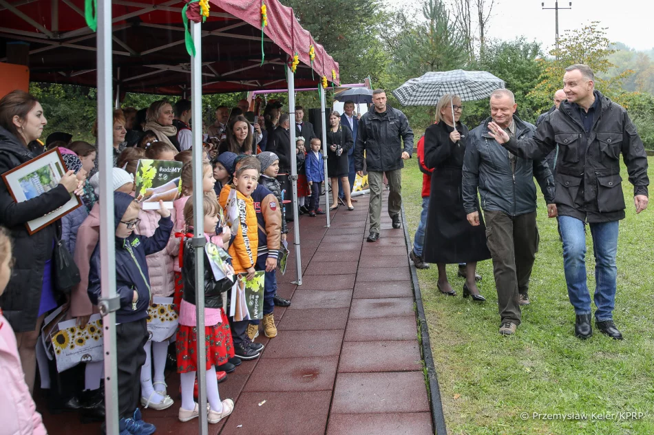 Prezydent zachęcał do sadzenia drzew - zdjęcie 8