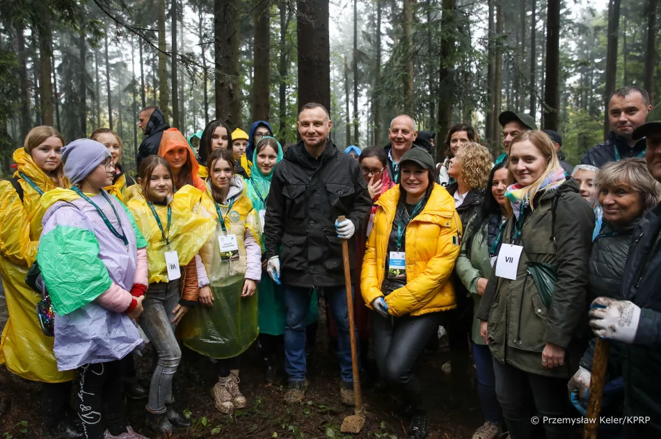 Prezydent zachęcał do sadzenia drzew - zdjęcie 13