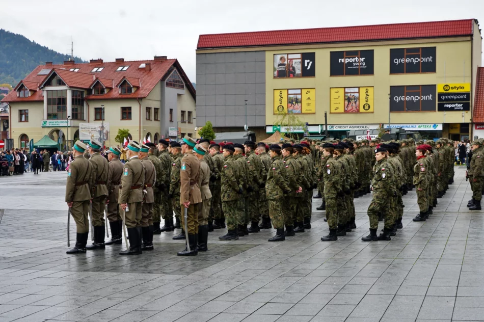 Przysięga żołnierzy WOT na Rynku w Limanowej - zdjęcie 2