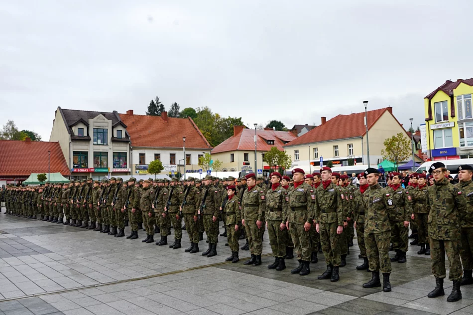Przysięga żołnierzy WOT na Rynku w Limanowej - zdjęcie 5
