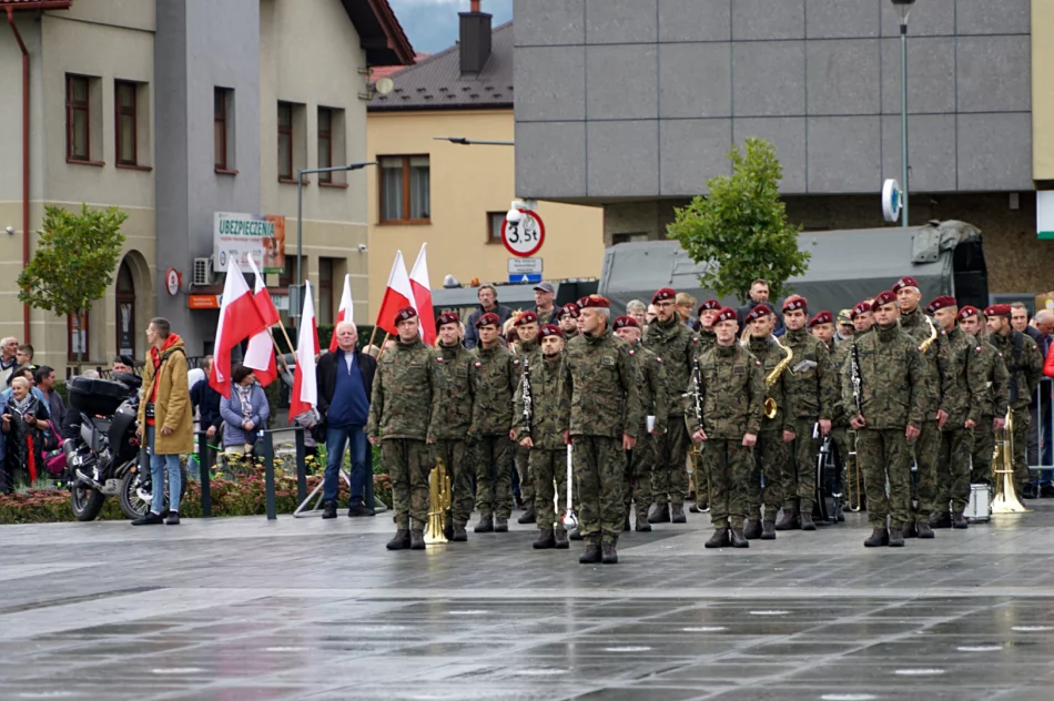 Przysięga żołnierzy WOT na Rynku w Limanowej - zdjęcie 6