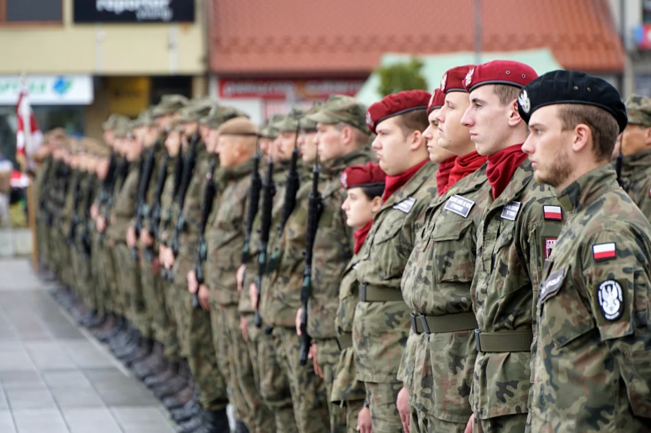 Przysięga żołnierzy WOT na Rynku w Limanowej - zdjęcie 8