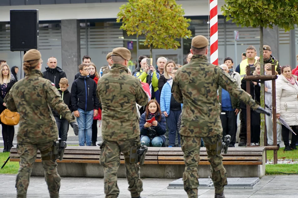 Przysięga żołnierzy WOT na Rynku w Limanowej - zdjęcie 13