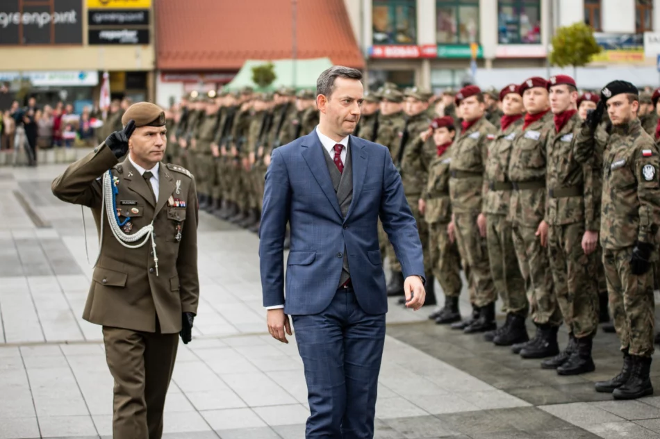 Przysięga żołnierzy 11 MBOT z udziałem Wiceministra Obrony Narodowej - zdjęcie 2