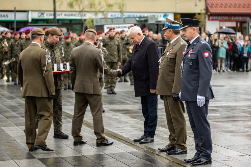 Przysięga żołnierzy 11 MBOT z udziałem Wiceministra Obrony Narodowej - zdjęcie 11
