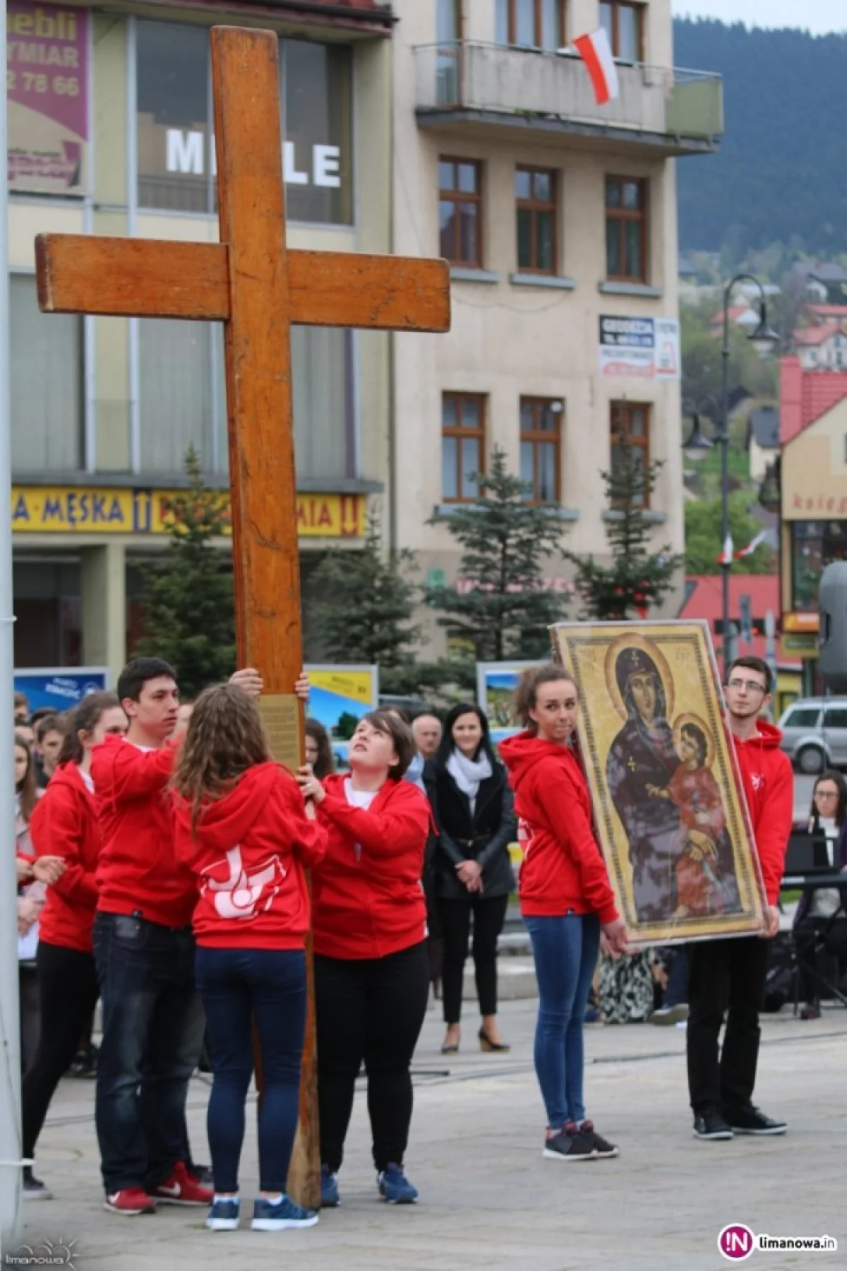 W Limanowej powitano symbole Światowych Dni Młodzieży