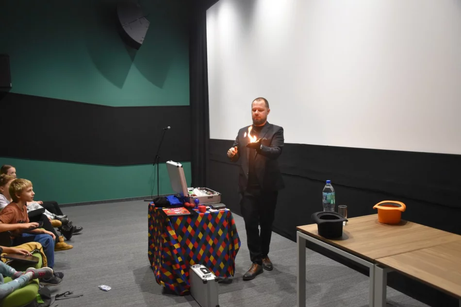 W Miejskiej Bibliotece Publicznej odbyła się „magiczna” Noc Bibliotek - zdjęcie 2