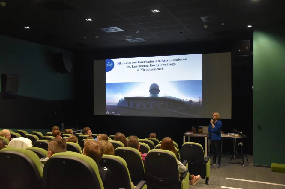 W Miejskiej Bibliotece Publicznej odbyła się „magiczna” Noc Bibliotek - zdjęcie 7