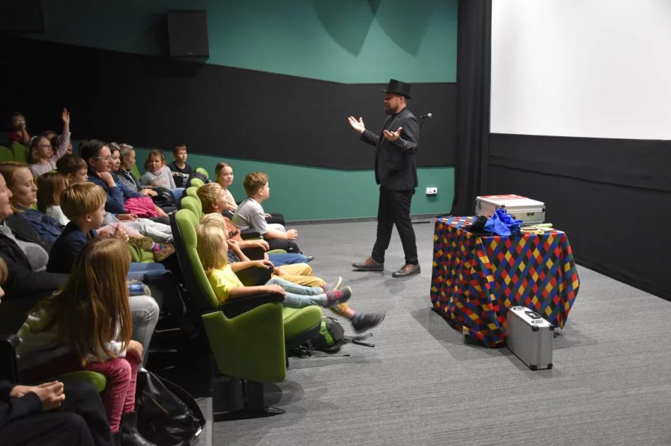 W Miejskiej Bibliotece Publicznej odbyła się „magiczna” Noc Bibliotek - zdjęcie 14