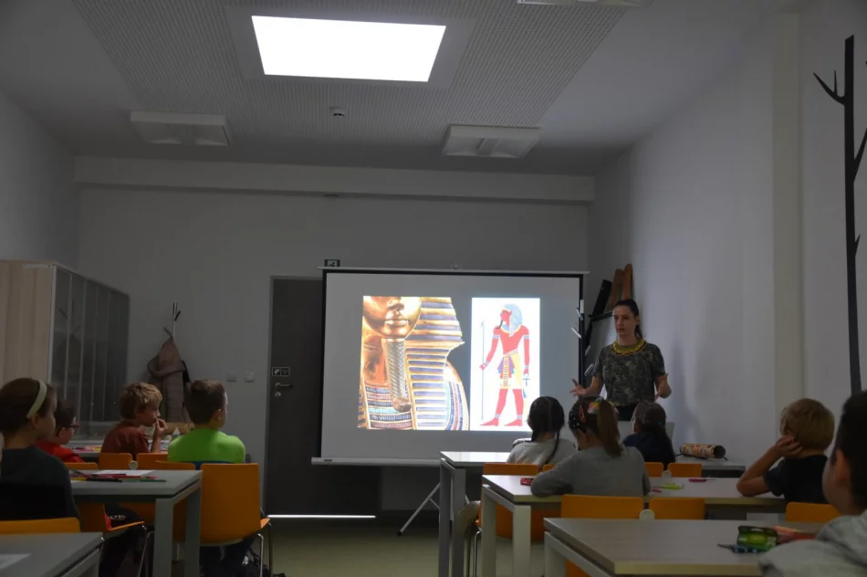 W Miejskiej Bibliotece Publicznej odbyła się „magiczna” Noc Bibliotek - zdjęcie 15