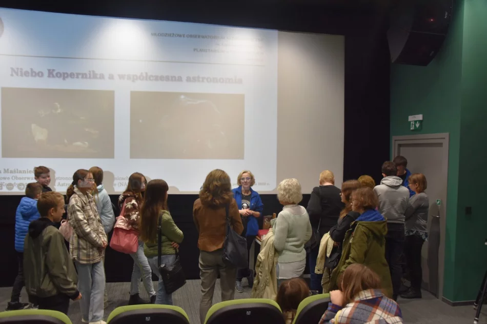 W Miejskiej Bibliotece Publicznej odbyła się „magiczna” Noc Bibliotek - zdjęcie 17