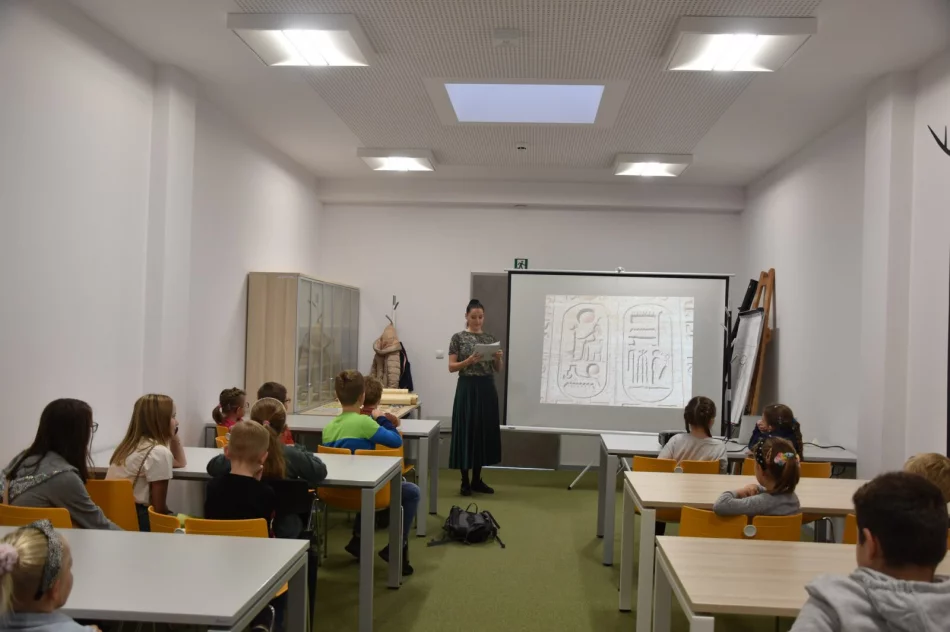 W Miejskiej Bibliotece Publicznej odbyła się „magiczna” Noc Bibliotek - zdjęcie 18