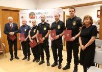  Podziękowania dla strażników z okazji 30-lecia działalności Straży Miejskiej w Limanowej - zdjęcie główne